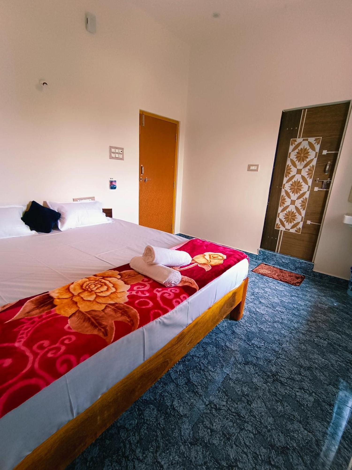 Hampi Anjana Home Stay Exterior foto